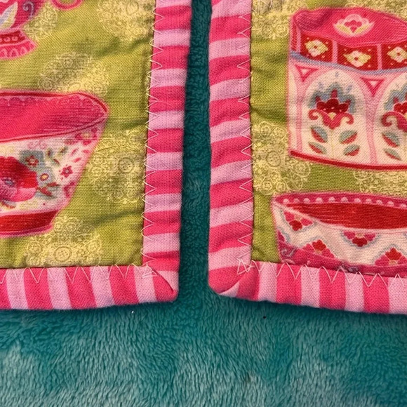 Homemade quilted placemats.  Set of 4, reversible. 2 beautiful designs - Picture 8 of 11